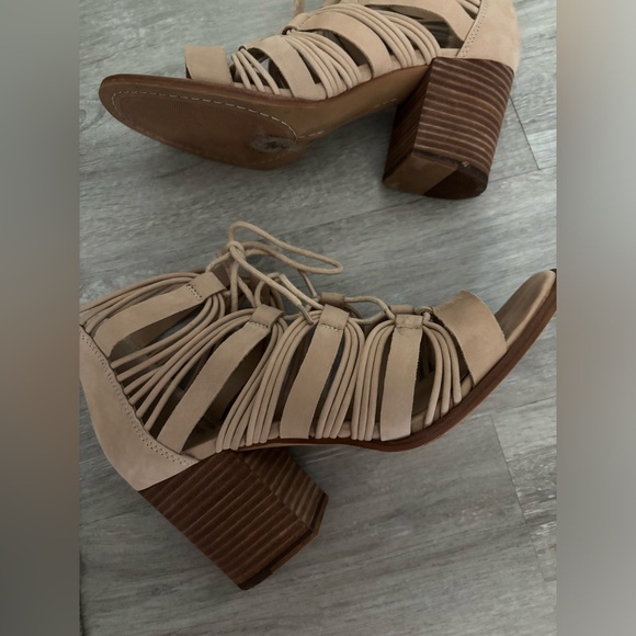 Vince Camuto Cage Sandals 8.5 - Picture 2 of 11